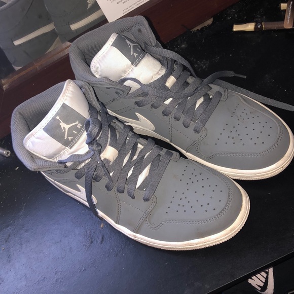 jordan 1 retro mid cool grey